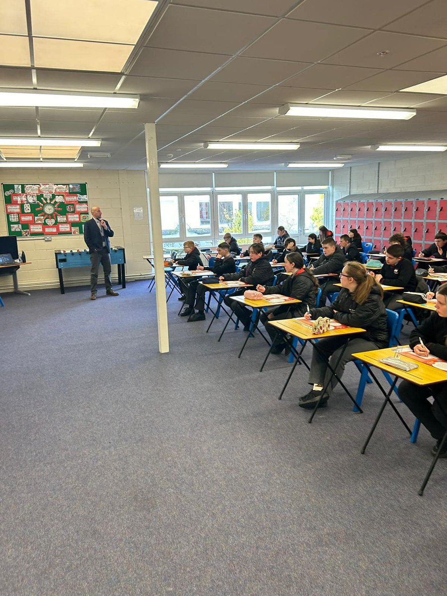 CFionnchua's tweet photo. 1st, 2nd, and 5th year students have been taking part in study skills workshops presented by Inspire Education.  These workshops help students to develop the mindset and study skills needed for academic success. #academicexcellence #studentcentred #wearecetb https://t.co/vnFwsg50Yd