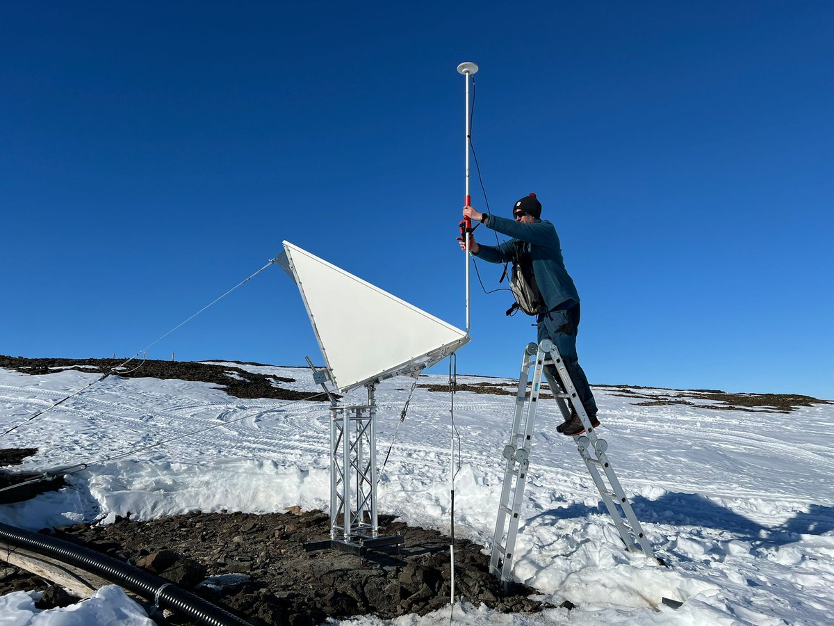 koivula_hannu's tweet photo. New Geodetic #SAR corner reflector at #ABOA #Antarctica. Arttu measures aproximate Coordinates and orientation of CR with #RTK. @fgi_nls @Maanmittaus #Finnarp #Research #Sentinel https://t.co/kLdnlpQZUr
