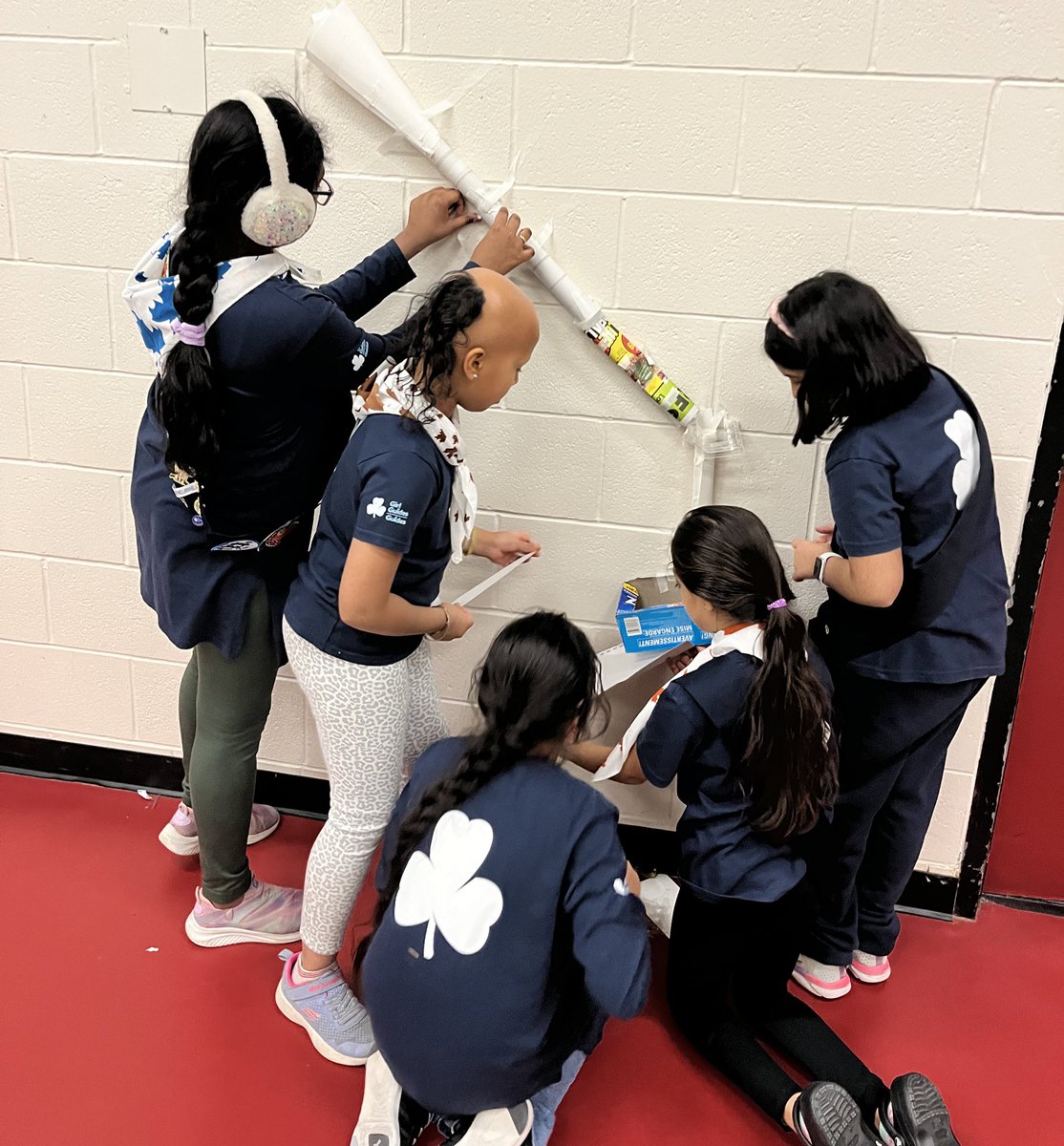 kixtastik's tweet photo. This week’s meeting was all about engineering as we finished up our Design Space badge!  Brampton’s 11th Guides and 15th Embers used teamwork to problem solve as we built ramps, marble runs and catapults! 

@girlguidesonnv @girlguidesofcan https://t.co/crNLzpXxBm
