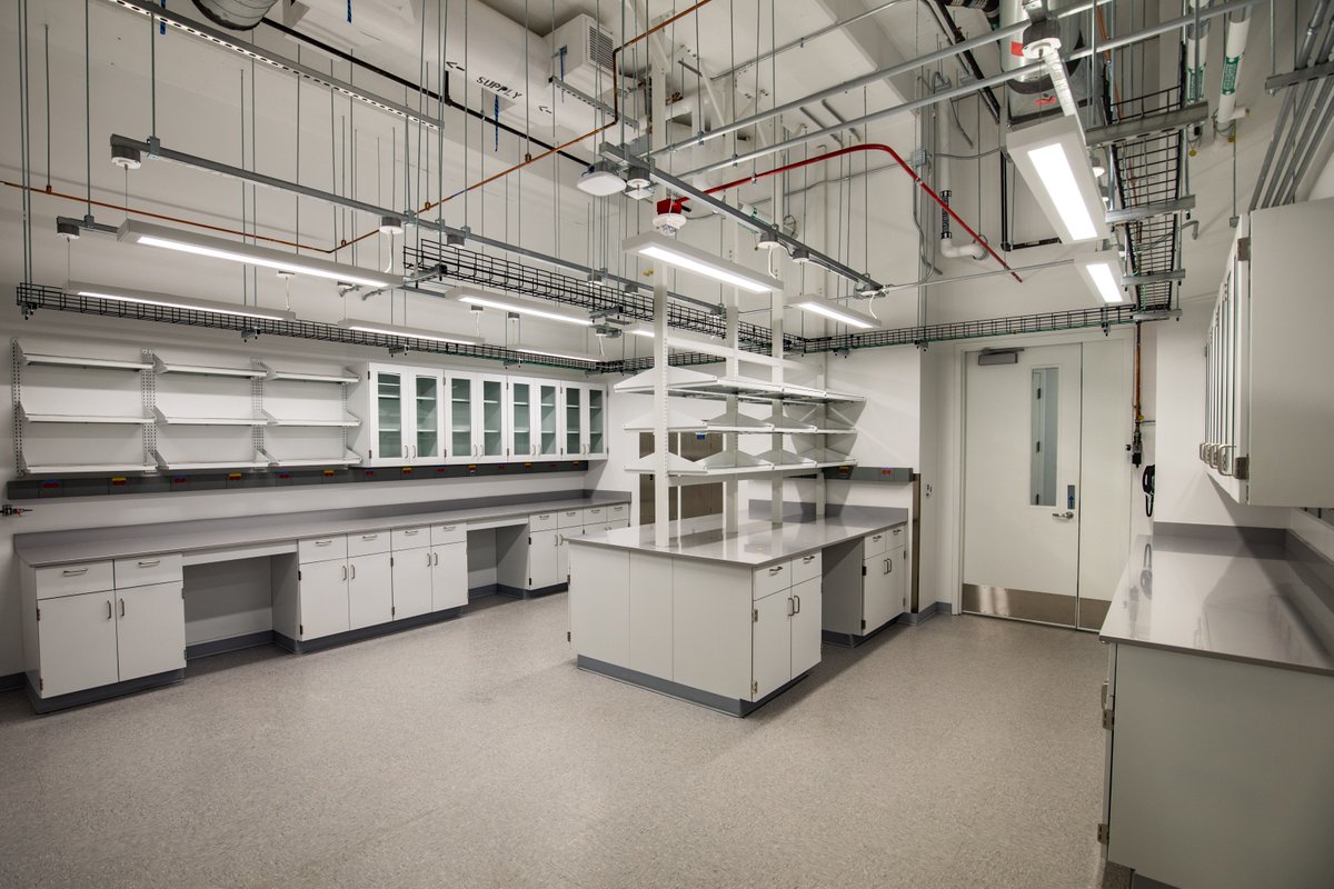 rmfengineering's tweet image. @NIST's Radiation Physics Bldg. underwent a major transformation, expanding its research capabilities and upgrading infrastructure systems. Discover how this project revolutionizes their critical work: bit.ly/3SBgSi5.  
📸: Melody Robbins Photography

#rmfengineering
