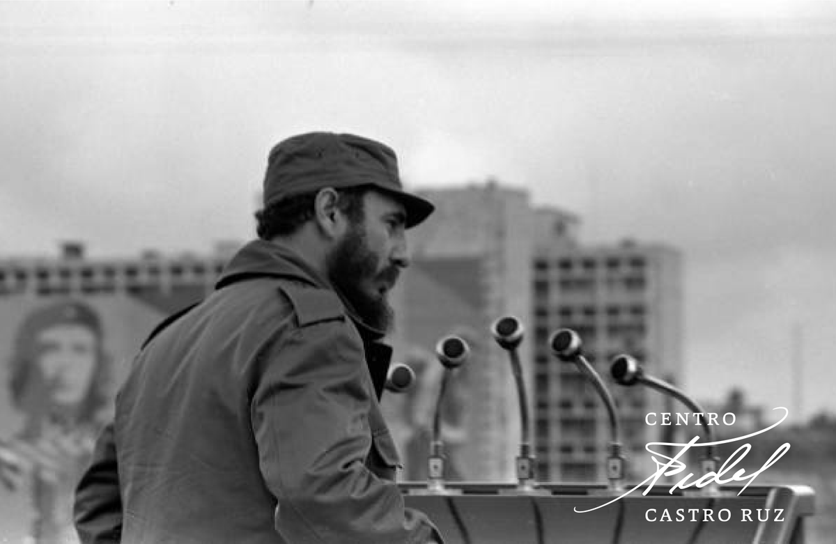 centrofidel's tweet photo. #Fidel:"Ninguna cosa nos satisfacía más que ver que las ideas nuestras eran ideas abrazadas cada día por un número mayor de hombres y mujeres del pueblo, que muchos que no hubieran creído, creyeran después, que muchos que no hubieran comprendido, comprendieran después". https://t.co/Z60ciy0Dsi