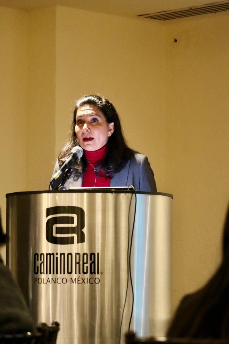 AnaCecilia_Rdz's tweet photo. Agradezco a @ofecpmx y a su presidente @JorgeChahin6,  por darme el espacio en su reunión de trabajo para destacar las acciones que desde la SDEyT, hemos tomado en tema de economía circular ♻️

Esta iniciativa es de constante cambio pero hoy somos más conscientes, estamos mejor preparados y contamos con organizaciones para fortalecer, apoyar y abordar los desafíos ambientales y sociales a nivel comunitario 🙌🏽

¡El cambio lo hacemos todos y lo hacemos juntos! 💚
