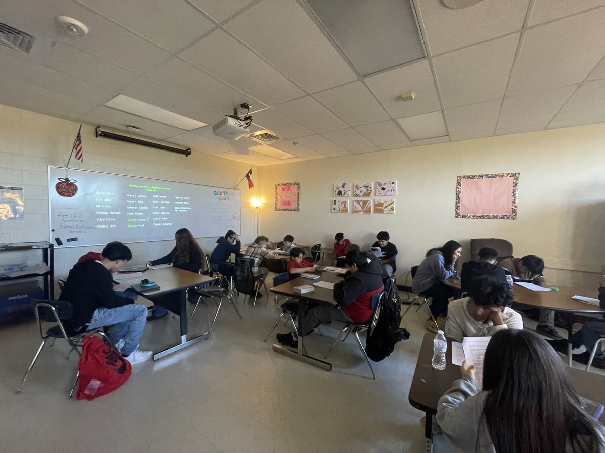 MsNavarro0's tweet image. We love getting into character when reading our plays🤗 #7thELA #middleSchool @nisdmsela @JordanNISD #ILoveMySchool #monstersonmaplestreet