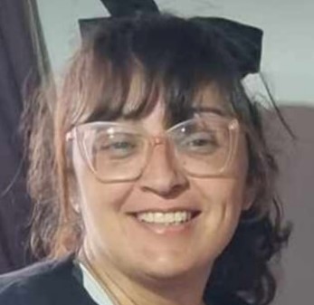#URGENTE BÚSQUEDA EN TIEMPO REAL #MARDELPLATA
Romina Fernanda Pisani tiene 39 años, desapareció el 16/1 en Mar del Plata, provincia de Buenos Aires. Fue a una entrevista laboral y no regresó. Vestía campera rosa, remera rosa y pantalón negro. Avisar #Urgente☎️0223-4811602, o 911