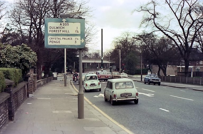 Snapshots of Cars On The Streets of London in the mid 1970s
 
South Circular Road, March 1975 Thurlow Park Road, London SE21. 16th March 1975.
 
#dvidrostance #southcircularroad #london #1975 #motors