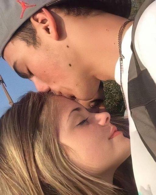 El beso en la frente no te lo da cualquiera❤️‍🩹❤️‍🩹