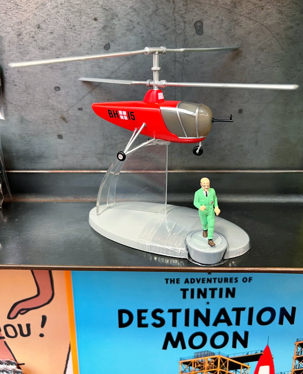 The Hiller UH-4 Helicopter From 'Destination Moon'. Ref: 29550🚁❤️✨

#tintinart #tintinadventures #tintincomicstrips #hergé #moulinsart #sausalitoferry #sausalito #history #modelhelicopter #helicopter #destinationmoon #theadventuresoftintin #art #comicbooks #tintincomics