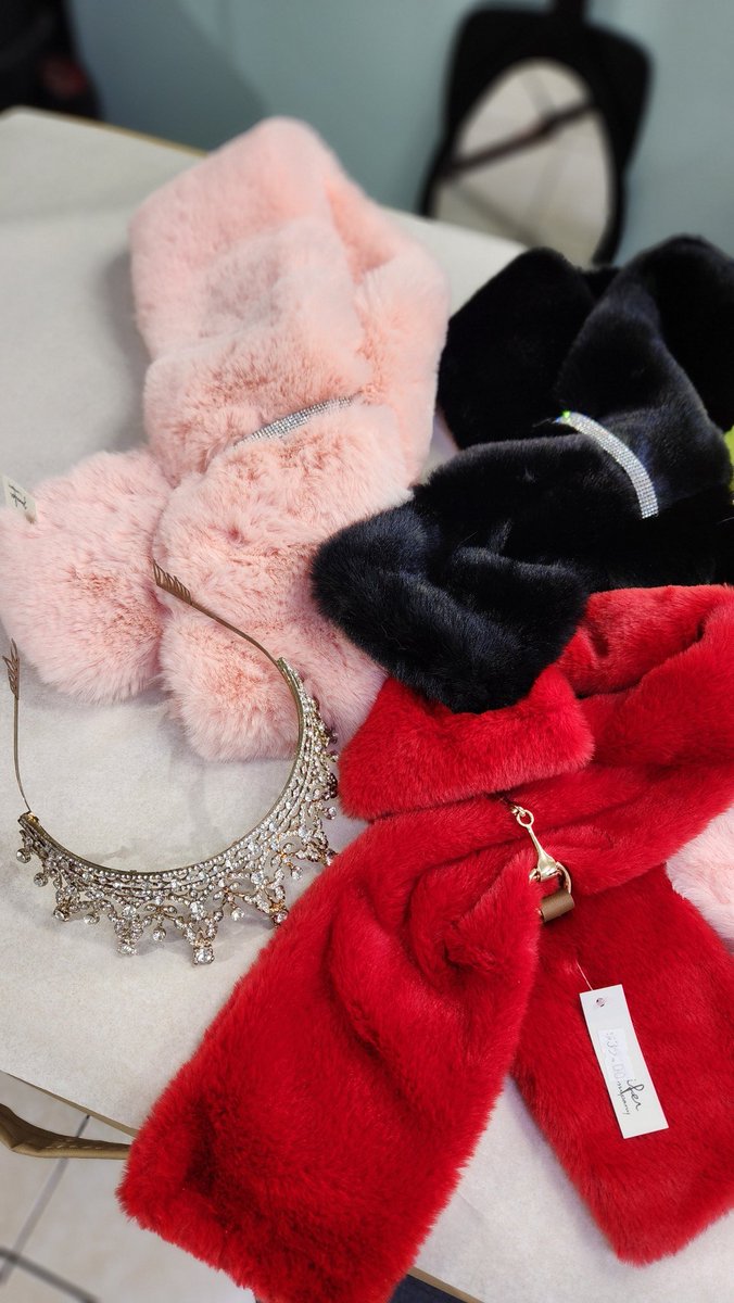 DevaDave's tweet photo. Fun Faux Fur Very Warm Scarves
$45 Each at DevaDave Salon Boutique 202 2404 Edmonton Trail NE. 
#winterscarf #fauxfur #furscarf #Calgaryfashion https://t.co/SeJxHzzDO0