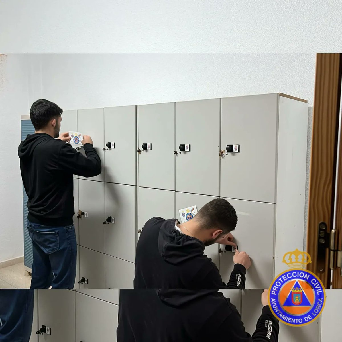 avpclorca's tweet photo. 🟠🔵 Aunque no nos veas en la calle, seguimos trabajando duro. 🔵🟠

El voluntariado de Protección Civil está realizando labores internas de limpieza y mantenimiento para mantener todo en perfectas condiciones. 💪 
#ProtecciónCivil 
#Voluntariado 
#Mantenimiento
#Lorca https://t.co/96McRBkrv8