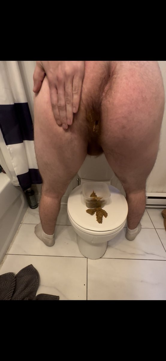COMP_log's tweet photo. Making sure not to waste these LOGS when I’m away from the real toilets. https://t.co/6PqgtuXwYN