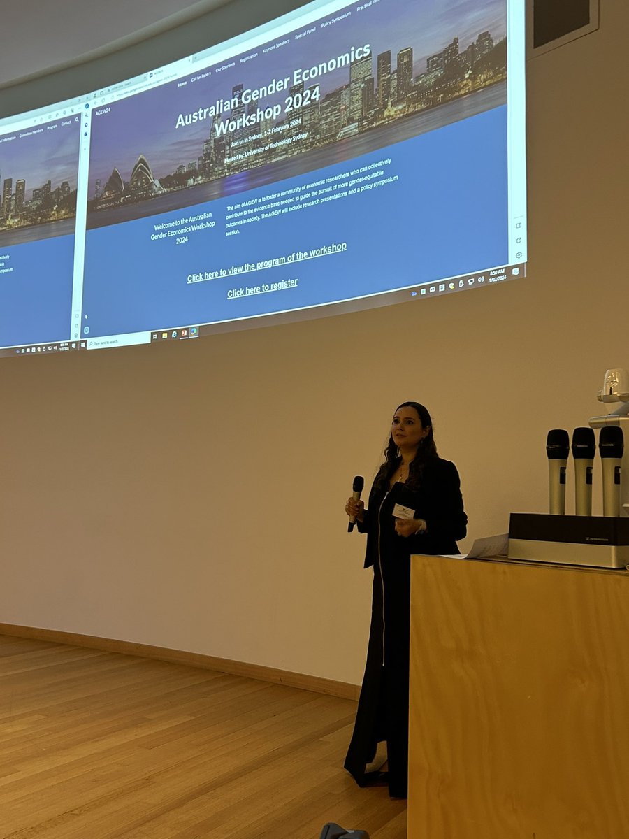 Having a great start at #agew2024, Australian Gender Economics Workshop 2024. @MaryamNejad, the chair of the organizing committee is giving the welcome speech for the workshop.