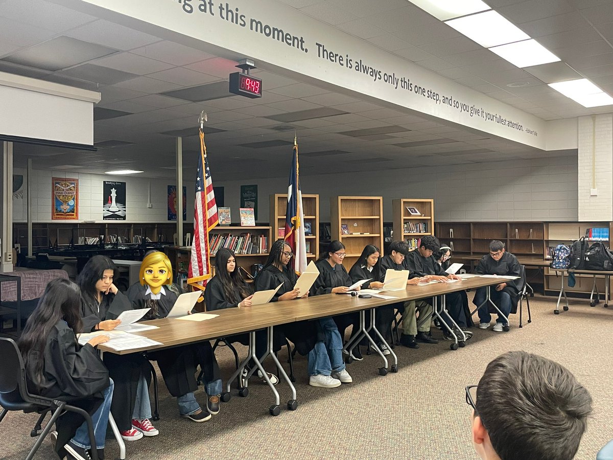 mspastoraa's tweet photo. Ross Sterling Middle School’s 1st Supreme Court and its Justices ⚖️⚖️
Here at RSMS, we are dedicated to getting our students to Think Like Historians and become lifelong learners. 📖
@HumbleISD_SMS @humble_SocSt @Patrici13599390 https://t.co/Qmn2ptDK0y