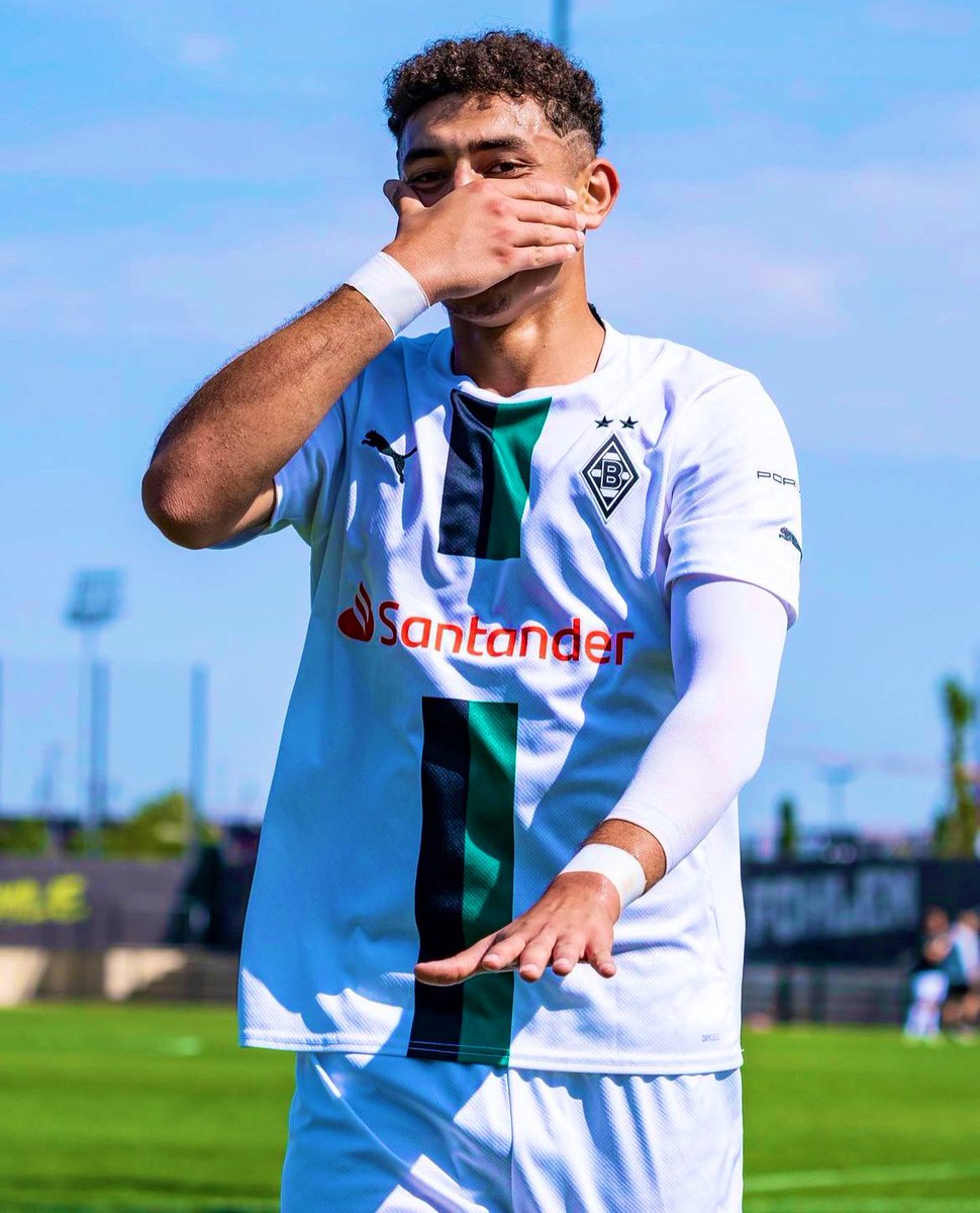 onzemasr's tweet photo. 𝗟𝗲 𝗷𝗲𝘂𝗻𝗲 𝗲́𝗴𝘆𝗽𝘁𝗶𝗲𝗻, 𝗠𝗼𝘀𝘁𝗮𝗳𝗮 𝗔𝘀𝗵𝗿𝗮𝗳, 𝗲́𝘃𝗼𝗹𝘂𝗮𝗻𝘁 𝗲𝗻 𝗘𝘂𝗿𝗼𝗽𝗲 𝘃𝗮 𝗲̂𝘁𝗿𝗲 𝗿𝗮𝗽𝗮𝘁𝗿𝗶𝗲́ 𝗲𝗻 𝗘́𝗴𝘆𝗽𝘁𝗲. 🇪🇬
Le Zamalek est sur le point de conclure le transfert de Mostafa Ashraf (19 ans), le joueur du Borussia Mönchengladbach.
Les deux clubs sont parvenus à un accord pour un montant de 200 000 dollars. 💰