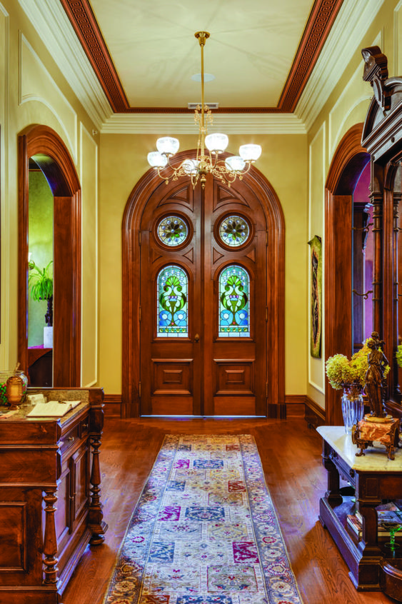 LuvVictorian's tweet photo. Welcome home ~
A stunning entryway in this Victorian mansion 
#vhlmagazine #victorianhouselovers #victorianhouselover #victorian #victorianhome #victorianmansion 

https://t.co/aF3dt1c4os https://t.co/CnfR39vfnN