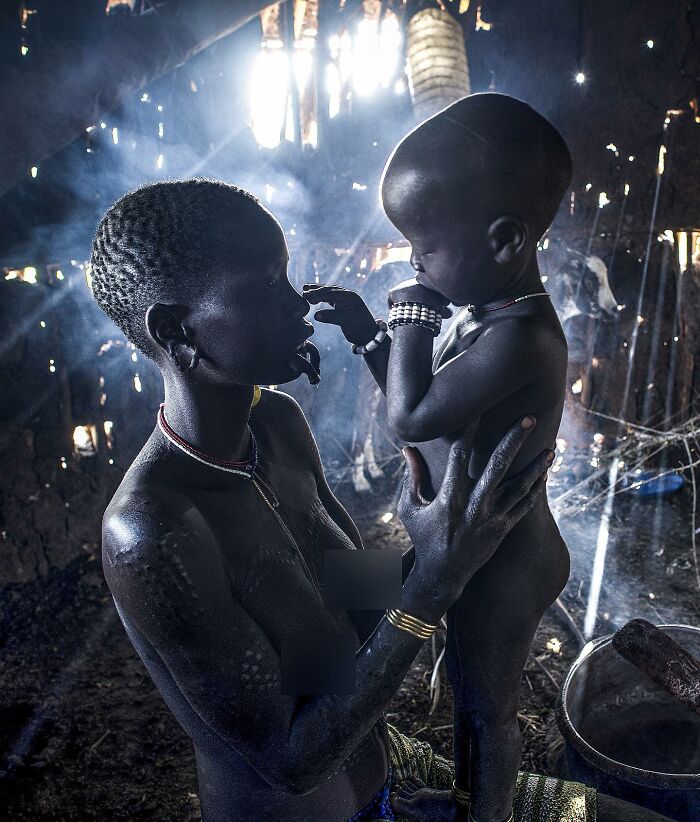 ZorzStudios's tweet photo. #Photographer captures 35 touching #ImagesOfChildhood from around the globe https://t.co/b6B9aVXRMs | #SaumyaRatan #kids #ItalianPhotographer #MassimoBietti #KidPortraits #TouchingImages #KidsAroundTheWorld #PortraitPhotography https://t.co/qFSxKQWUOz