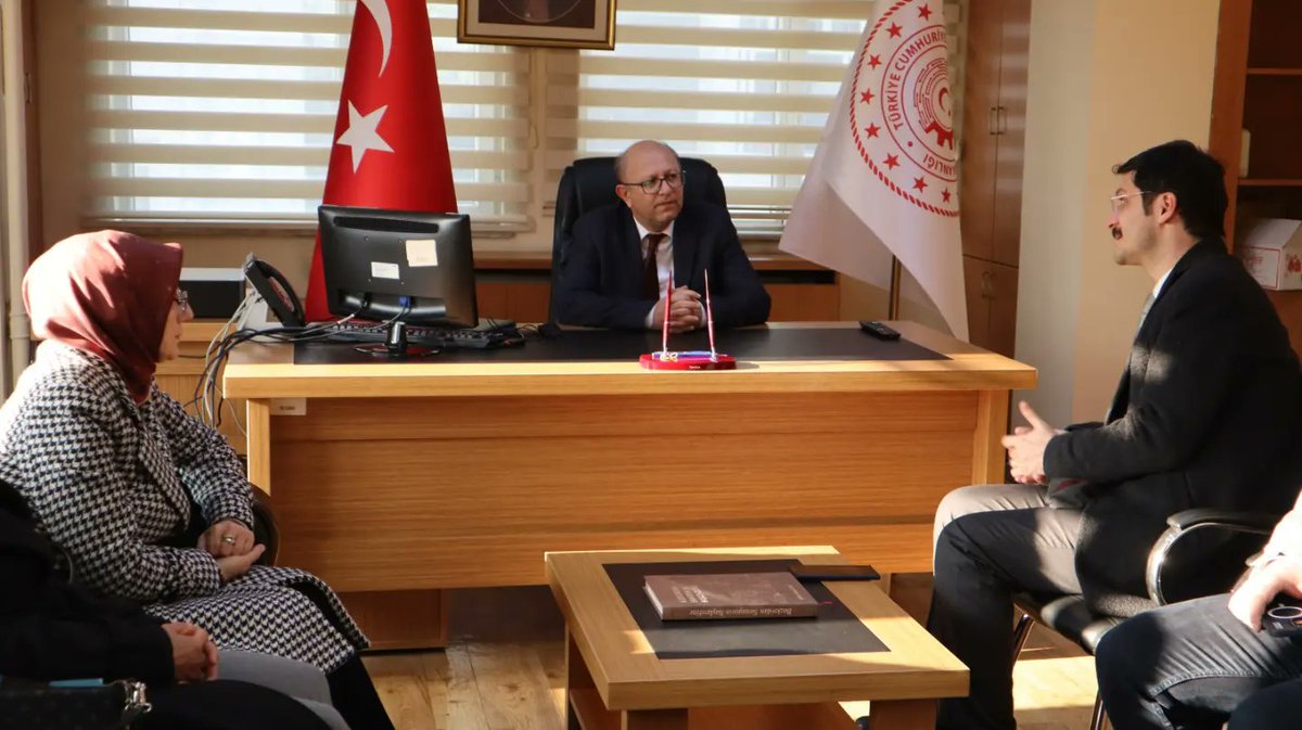 memindemirkoltr's tweet photo. 📌 Sanayi ve Teknoloji İl Müdürümüz Ali Gülen ve kurum personelleriyle bir araya gelerek, desteklerini istedik.

Kalkınmacı, Yenilikçi ve Dinamik bir Bolu için hep birlikte çalışmaya hazırız, kararlıyız.

#EminOlBoluKazanacak
#HepBirlikteBaşaracağız
#HazırızKararlıyız https://t.co/ilJAKRbKCL