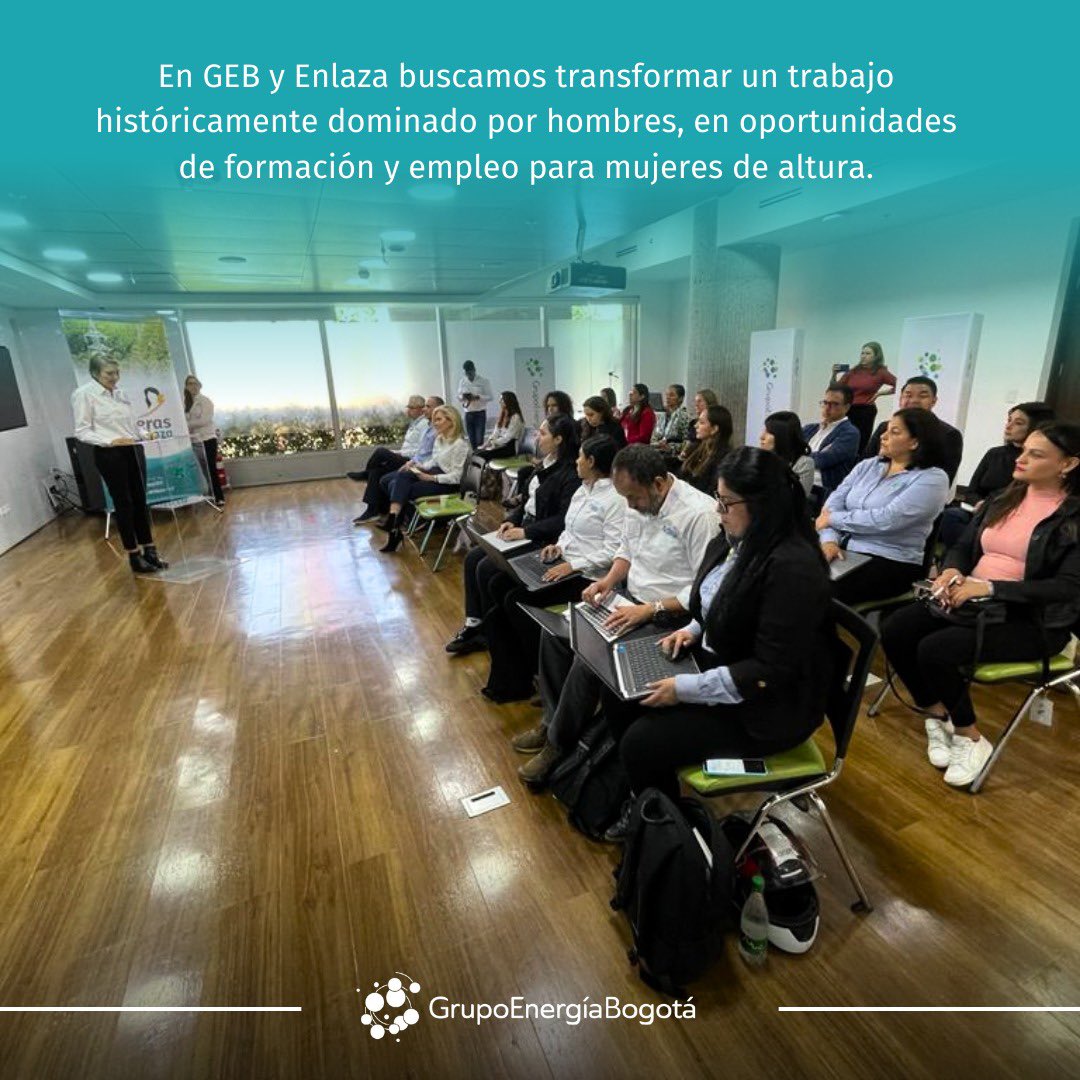 GrupoEnergiaBog's tweet photo. ⚖️ #Equidad es que más mujeres puedan formarse y desarrollarse profesionalmente como linieras, una profesión históricamente dominada por hombres.

✍️ Junto a varios de nuestros contratistas, firmamos el ‘Pacto por la Equidad’ con el cual mejoraremos la vida de 30 mujeres. https://t.co/ucQ6QvXjrr