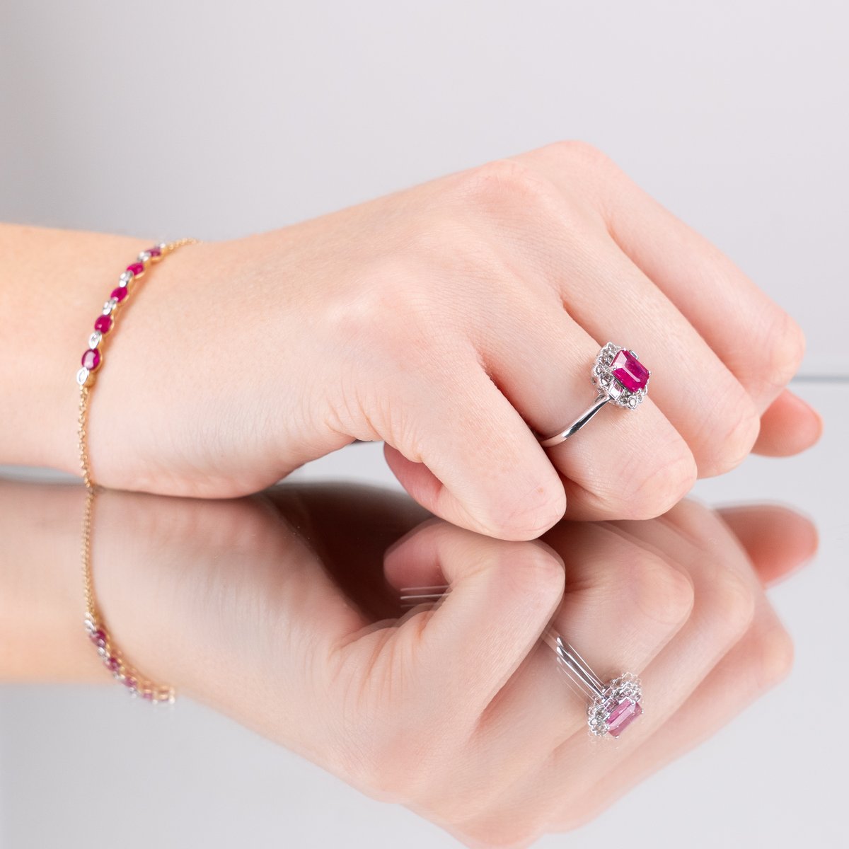 FWJewellers's tweet photo. Silver or gold, which diamond jewellery would you choose?💗 

05-33-13629
03-09-13225 https://t.co/gxwlGXI6cg