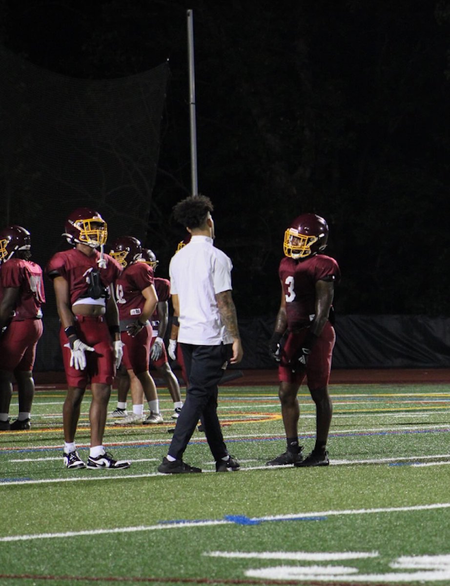 Showtime___8's tweet photo. What C/O 24 recruits still looking for a home ππ come join the family! My Dms open! #GoldenWolves24 #StrapMobb βοΈ #SniperGang π₯ https://t.co/BJsvBIeSXd