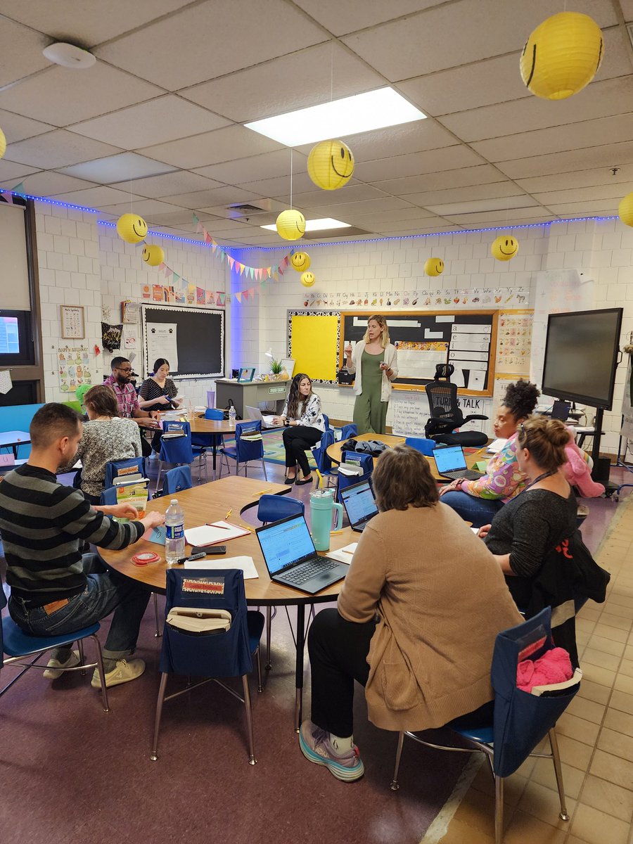 Thank you to Ms. Rein for providing Vowel Intensive Drill PD to our #CCB34 1st &amp; 2nd grade teams!! <a href="/BaltCitySchools/">Baltimore City Public Schools</a> <a href="/SonjaSantelises/">Sonja Santelises</a> <a href="/PlaceTos/">Stacy Tosé</a> @John_L_Davis_Jr
