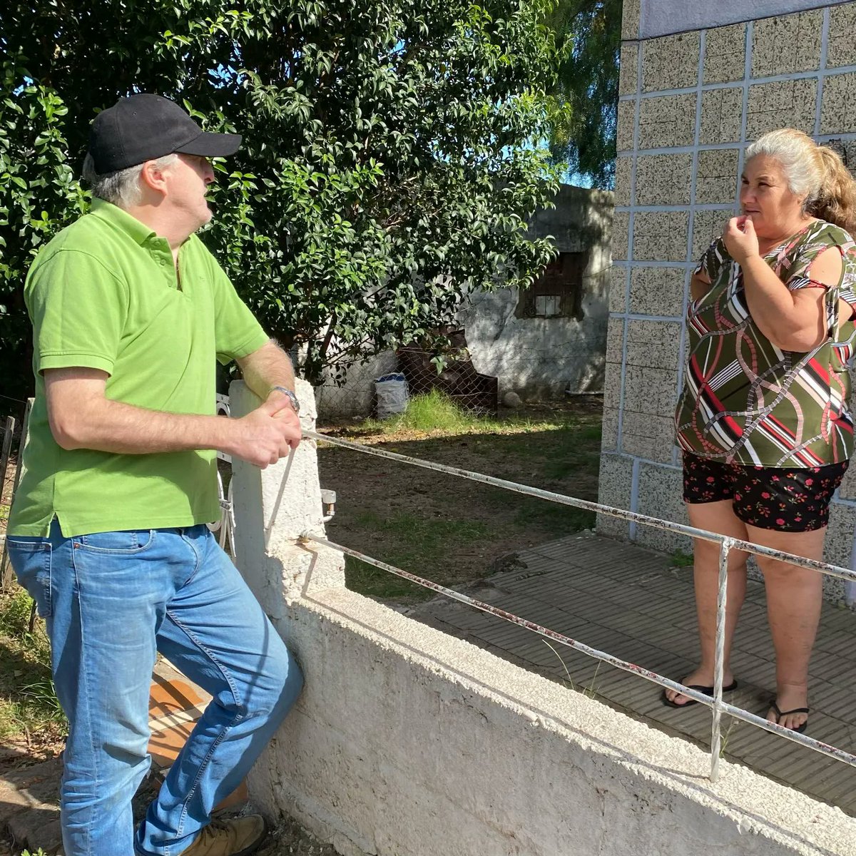 juananmac's tweet photo. Esta mañana estuvimos en Villa Constitución, donde visitamos a varias familias y pudimos ver cada situación, en territorio.
Terminamos el mes de Enero acercando y difundiendo las prestaciones Mides, a otra zona del interior de nuestro Departamento. https://t.co/RfCsG3NlYa