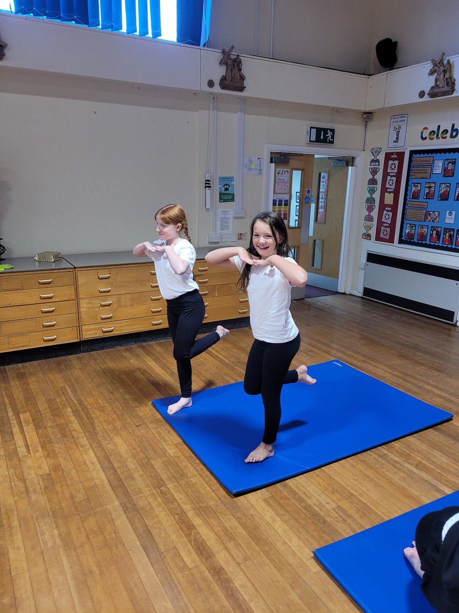 StAntsShipley's tweet photo. Our Class 4 students have been working collaboratively to build up their skills and create routines this half term in PE @bcw_cat #stants https://t.co/qIeWWiWjM2
