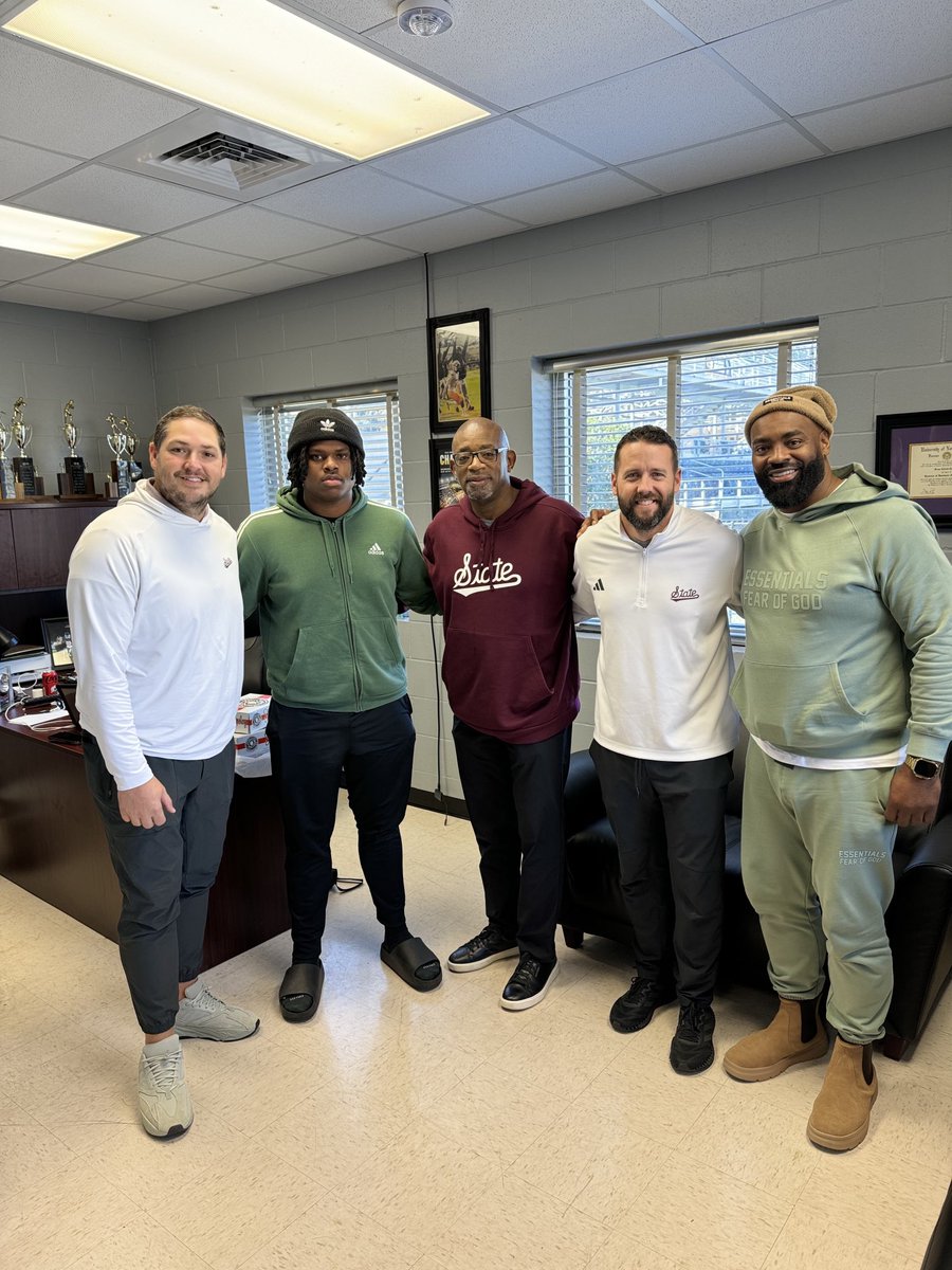 Thanks ⁦@Coach_Leb⁩ ⁦@coachdt48⁩ ⁦@CoachHutzler⁩ for coming by to see ⁦@_iamdrewww_⁩. ⁦@DeidreMaddox654⁩ ⁦@Anthonymaddoxjr⁩ ⁦@madiyofav⁩ ⁦@andraemaddox95⁩ ⁦@ogwarriorsfb⁩ ⁦@HailStateFB⁩ ⁦⁦@MacCorleone74⁩