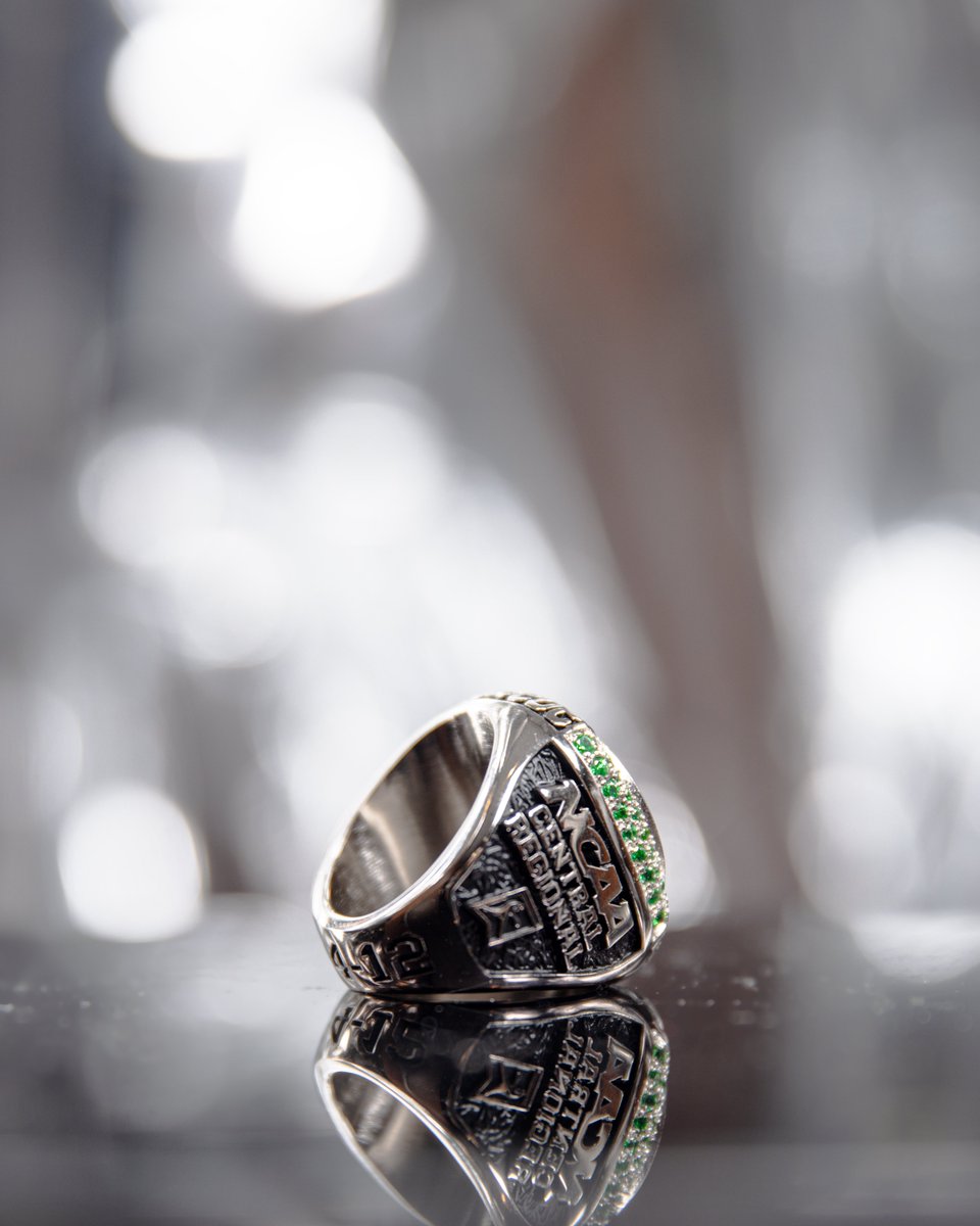 OBU_Softball's tweet photo. wow, what a beauty 💍

#OnToVictory https://t.co/deOvg5VcBU
