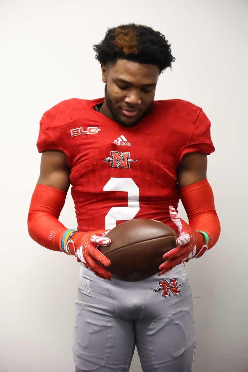 miequle_brock's tweet photo. After a great senior year I am blessed to say i’m 1000% committed to Nicholls State University @NichollsState @Timrebowe @TommyRybacki @Ryan_Vandervort @TheOfficialPFFB @CoachJayKM @TheCarterlife35 @CoachTC22 @Jon_Daniels74 @tyquan_hunter @Purdom_era https://t.co/eAM7KjEo94