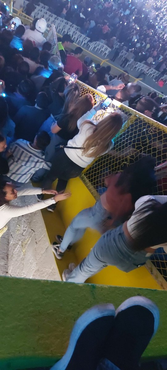 detuitentuit's tweet image. Y aquel protocolo de seguridad en el estadio cuscatlán para el concierto que hasta bloquearon la salida 
#estadiocuscatlán #twoshows #elsalvador
#concierto