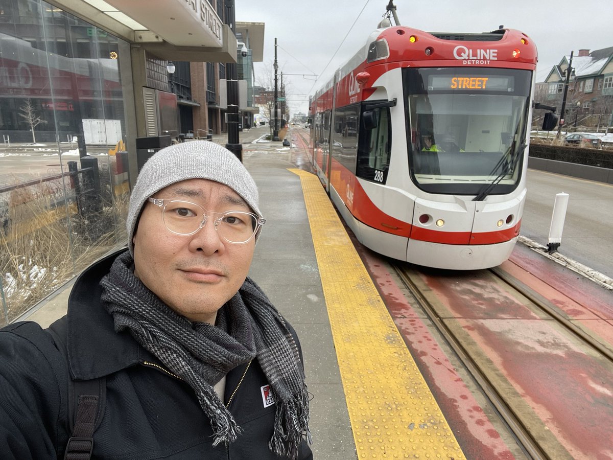 dugsong's tweet photo. In honor of @akgood’s board election, my @DetroitTransit morning - @RTAmichigan #D2A2 bus from #AnnArbor to #Detroit, @qlinedetroit to @pholucky, @MoGoDetroit to @Newlab via @DetroitRvrfrnt & @JoeLouisGreenwy 🚌🚉🚲👊 #BringEverybody #StateOfTransit https://t.co/3PlMFWwJ4c