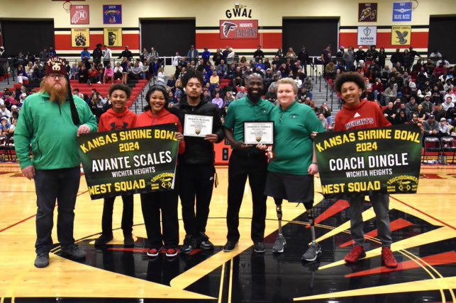 WHtsFootball's tweet photo. Thank you Shriners from the Touchdowners Unit of Midian Shrine, Landon L. &amp; the @KSShrineBowl for coming out to present Avante Scales ( @avante__6 )&amp; Coach Dingle their 2024 Shrine Bowl Selections. #ForTheKids #MoreThanAGame #Westside
EPH320 #F5 #AED https://t.co/j7F0Rjr1NY