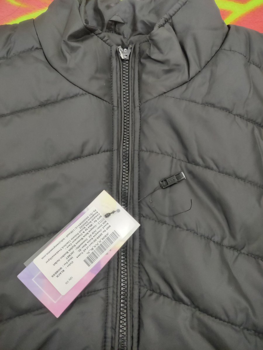 Anupama5887's tweet photo. @myntra @MyntraFS @BandBajaateRaho @jagograhakjago   I have recieved a damaged jacket, zipper puller is broken but Myntra is denying to return, they are going down day in terms of quality. I want my refund as I cannot wear a damaged product. https://t.co/YJ78h6zaoW