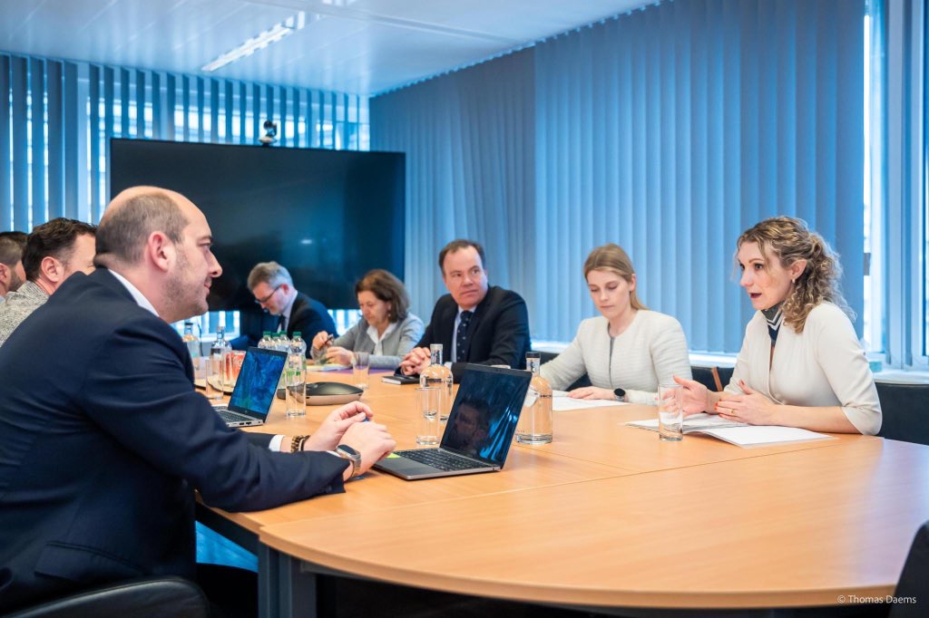Aujourd’hui, j’ai rencontré la ministre norvégienne de la Numérisation et de la Gouvernance publique, Karianne Olderners Tung et le secrétaire d’État à la Numérisation, Thomas Norvoll. 🇳🇴

🇪🇺 Nous avons échangé à propos des priorités de la présidence belge de l’Union européenne