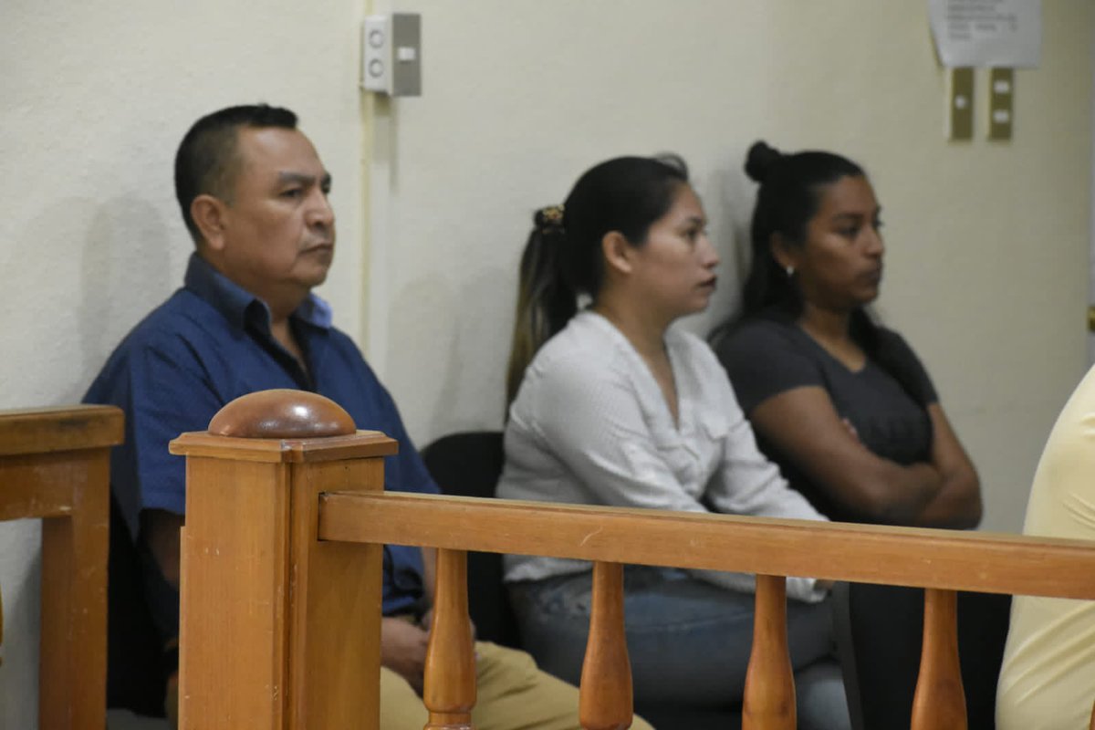 🚨URGENTE 🚨 | El Juez Jorge Douglas Ochoa Loyo del Tribunal de Sentencia penal del departamento de Chiquimula, encuentra culpables a 3 agentes de la @PNCGuatemala por el delito de abuso de autoridad en contra de la periodista Norma Sancir. #CasoNormaSancir #SoyPeriodista