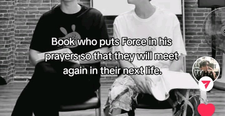mxqazirat's tweet photo. im sobbing over forcebook again 

#fforcejs #kasibook #ฟอสบุ๊ค https://t.co/CGMUdqidKb