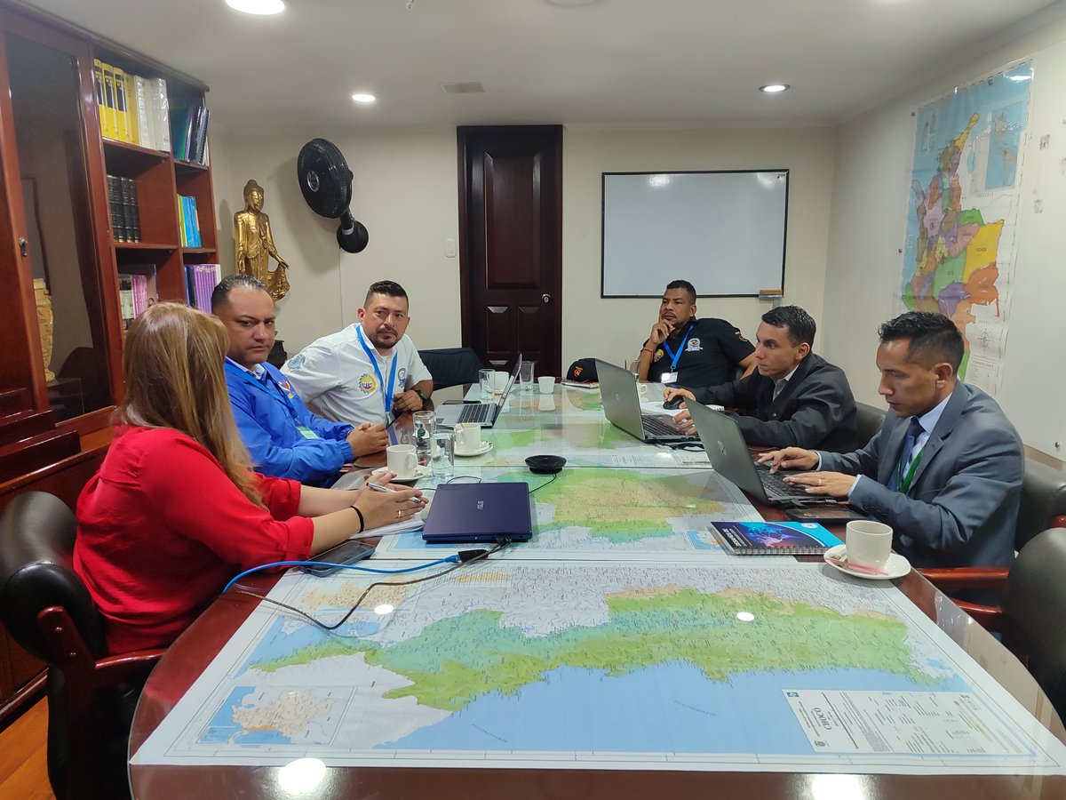 Concluye reunión en la mañana de hoy con la empresa ISVI UT METIS quedando con claridad temas y compromisos con trabajadores en el Uraba y parte de Choco
Pago artículo 21 ley 50
Pago de liquidaciónes
Proceso de transición
Pago de viáticos
Novedades con viáticos 
Reentrenamiemto