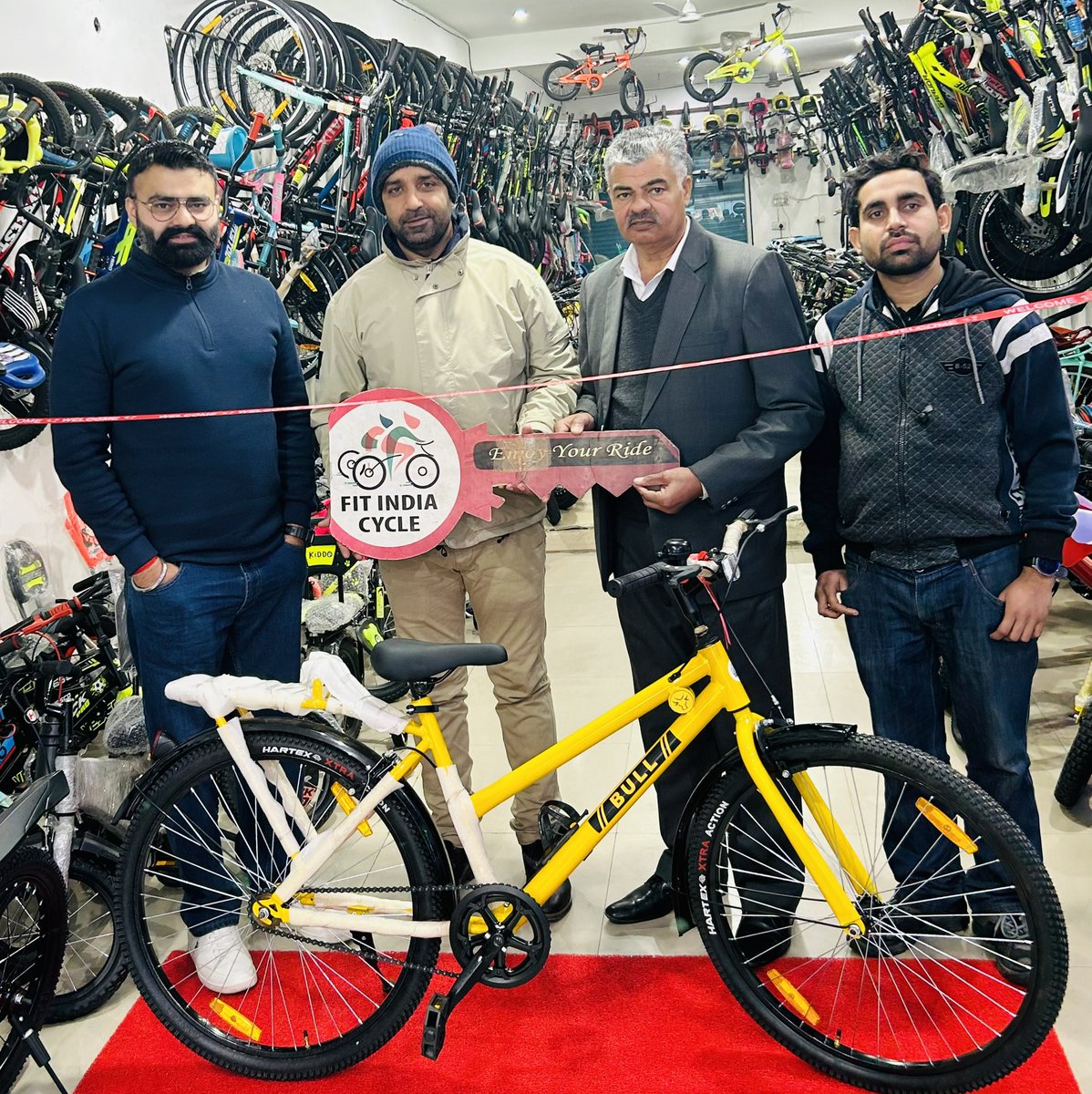 apna_junction's tweet photo. Today #AJF India’s 1st cycle Not for sale ‘Bull’ launch  #प्रदूषण_मुक्त_भारत_अभियान #साइकिल_चलाओ_प्रदूषण_भगाओ_अभियान  
#BullCycle #BullBicycle #indiancycle  #revelation #Istandwithcyclemanarunmalik #cycling #Motivation @BYCS_org #bicyclemayor #fitindia #saveenvironment 💐🚴🏻🇮🇳🚴🏻💐 https://t.co/ndkBss3mdS