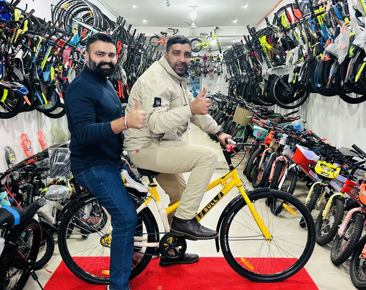 apna_junction's tweet photo. Today #AJF India’s 1st cycle Not for sale ‘Bull’ launch  #प्रदूषण_मुक्त_भारत_अभियान #साइकिल_चलाओ_प्रदूषण_भगाओ_अभियान  
#BullCycle #BullBicycle #indiancycle  #revelation #Istandwithcyclemanarunmalik #cycling #Motivation @BYCS_org #bicyclemayor #fitindia #saveenvironment 💐🚴🏻🇮🇳🚴🏻💐 https://t.co/ndkBss3mdS
