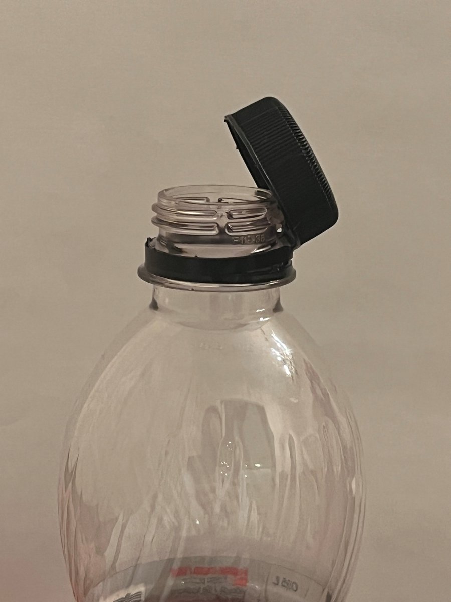 Korkki, josta voi tulla  EU:n rappeutumisen symboli.

Niin kauan kun EU tuottaa tällaista sääntelyä se ei saa kansalaisten arvostusta.

EU:n tulisi keskittyä alkuperäiseen hienoon ajatukseensa - vapauksiin ja turvallisuuteen.

#politiikka #EU