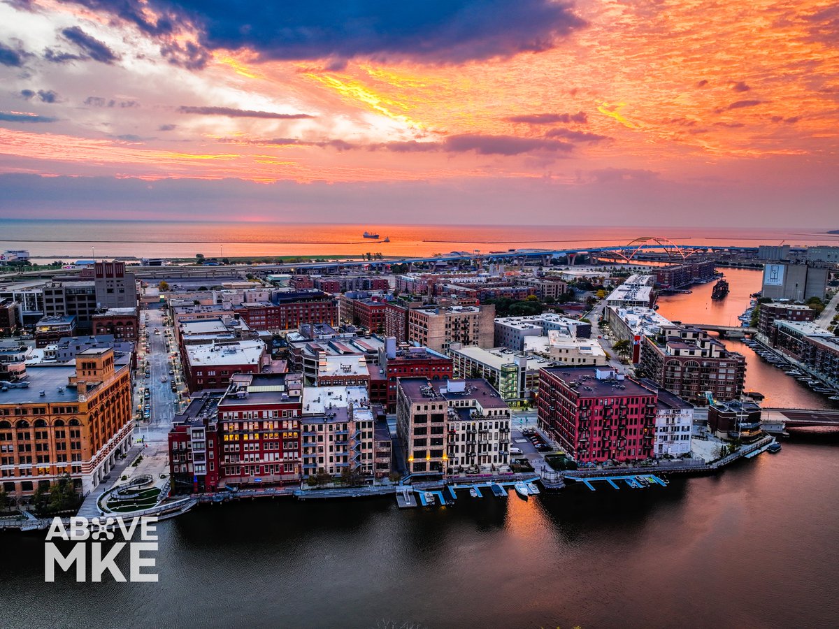 abovemke tweet picture