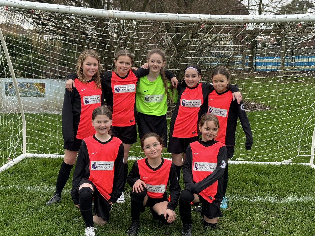 Miss Ainsworth tweet media