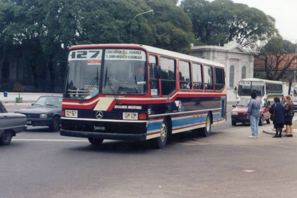 CiudadDeBondis's tweet photo. 🚌La vieja #Linea127 antes de la llegada de #LosConstituyentes (#DOTA).
Este coche continuo toda su vida útil durante la etapa de Los Constituyentes hasta el año 2008 inclusive (tengo el recuerdo de haber viajado en estos durante 2007/08)
📸FB Un Mundo de 20 asientos https://t.co/JhVdShEeif