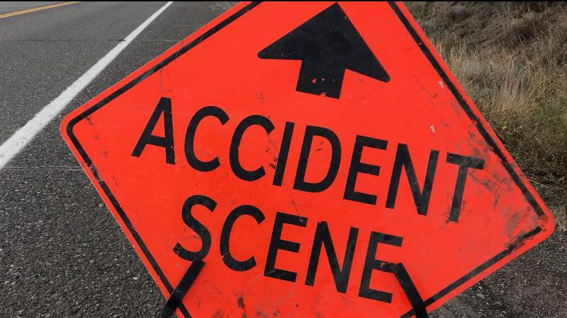 Drivers asked to avoid area in Lower Sahali after truck strikes power pole dlvr.it/T27hfD #Kamloops