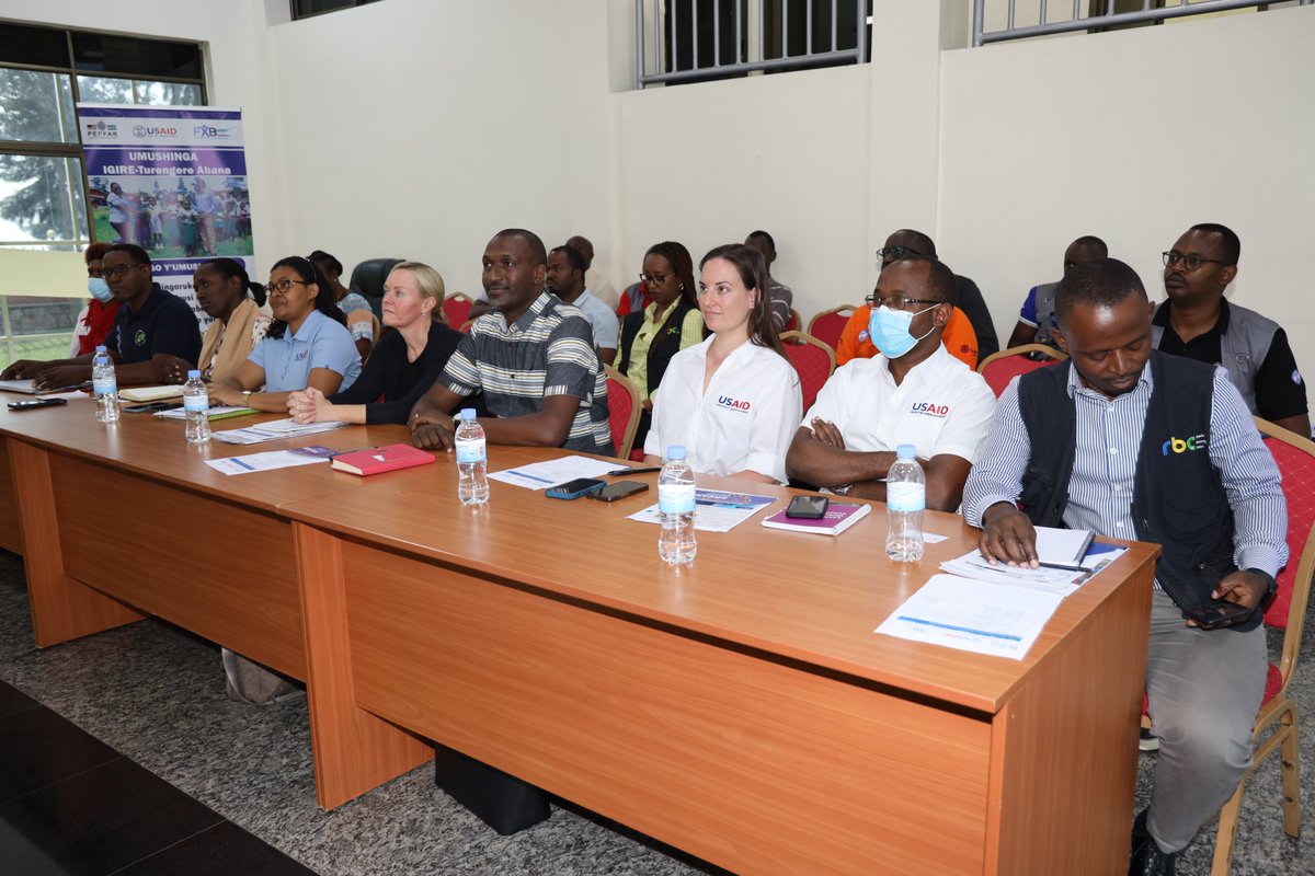 FXBRwanda's tweet photo. It was great pleasure to host #Igire Implementing Partners &Stakeholders in Joint Field Learning Visit to @PEPFAR - @USAIDRwanda funded #DREAMS Activities implemented in @NyanzaDistrict.
1/3 https://t.co/cSMuXd82tj