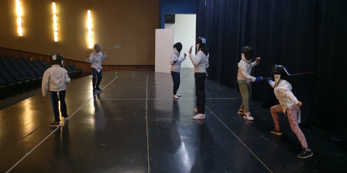 esgrimaATZ's tweet photo. Terminamos el 1er. mes del 2024, un gran mes de trabajo de #esgrima en #ZonaEsmeralda. La esgrima sigue creciendo en #AtizapanDeZaragoza
#CCLN #fitness #deporte #actividadfisica #deporteysalud #deporteesvida #juventud https://t.co/3tedst81Ft