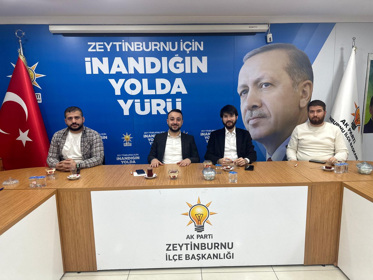 AkgencZburnu's tweet photo. İlçe GK Başkanımız @emrehansav 'ın riyasetinde, İl GK Yönetim Kurulu Üyemiz @omeralpcakar 'ın katılımıyla haftalık olağan Yönetim Kurulu toplantımızı gerçekleştirdik. https://t.co/erLBRpLEh3