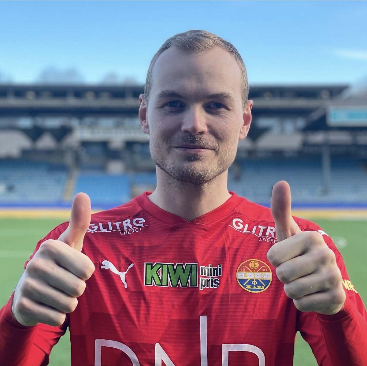 Der var det bekreftet. Viljar Myhra får endelig muligheten til å prøve lykken i utlandet. En fantstisk keeper og en herlig person. Som har hatt en strålende tid i Strømsgodset.

Du har vært en strålende ambassadør for Strømsgodset, @ViljarRMyhra. Du vil bli savnet!