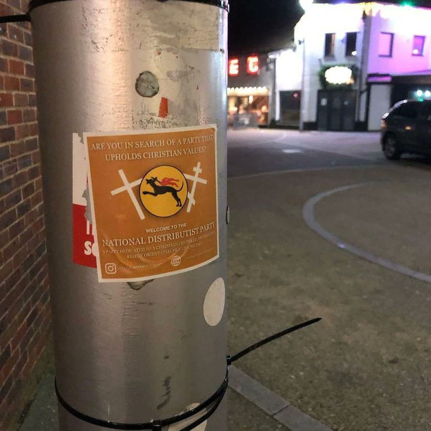 natdisparty's tweet photo. CONTINUING OUR CHRISTIAN MESSAGE! 🏴✝️
Our Southeast branch activists have been continuing to spread our #Christian message into 2024, in which we are dedicated to creating a Christian centred, #distributist, #family orientated, #ProLife Britain. https://t.co/3TQDbR7VaN