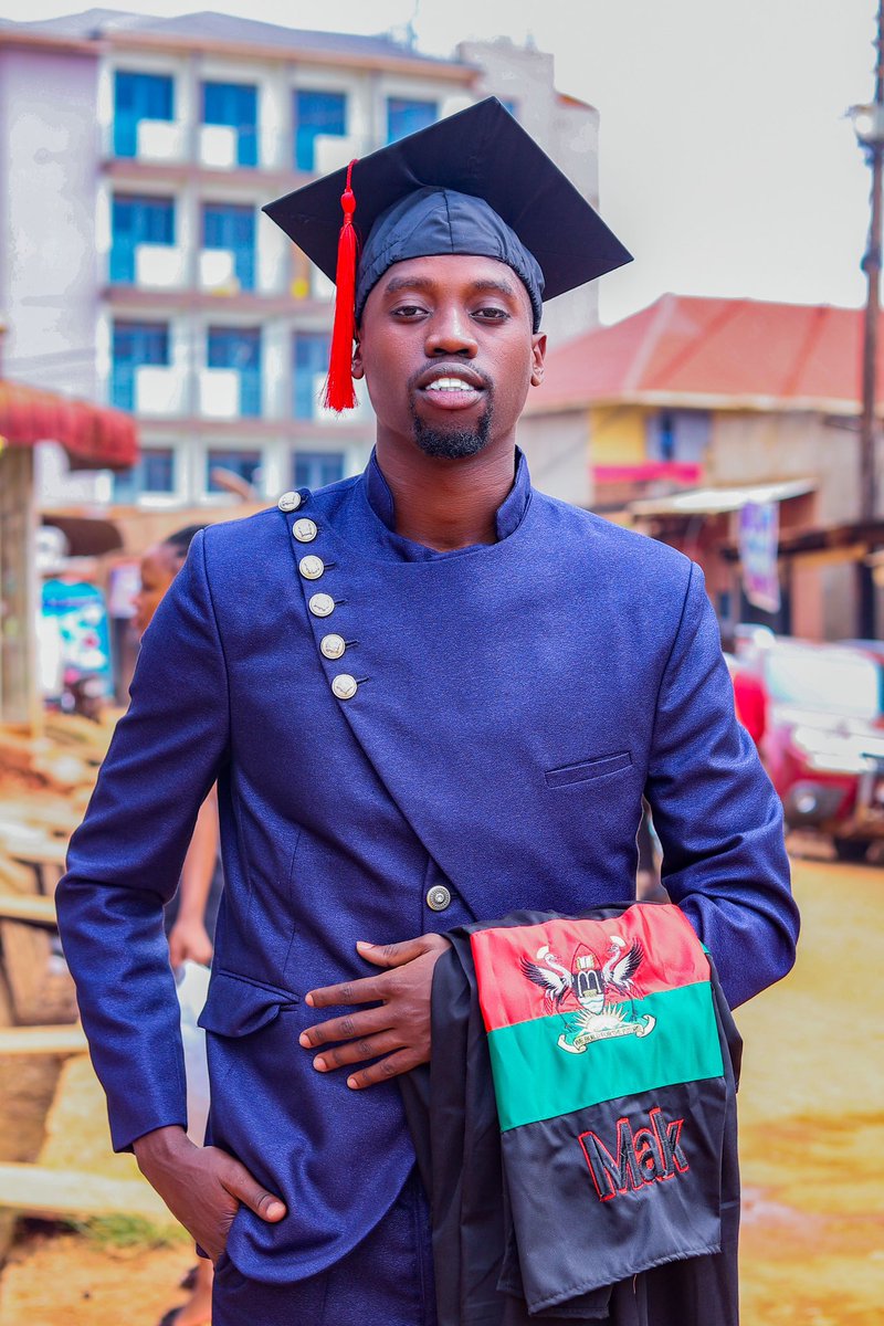 KlytTim's tweet photo. Me. Jay bee  ready for his graduation in #Elite Suits .  For orders inbox us on 0700716932 https://t.co/aId2AUslxP